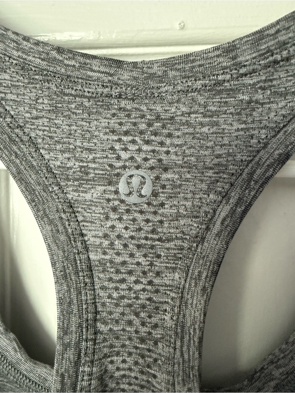 Lululemon swiftly tech racerback 2.0 waist length - Picture 3 of 5